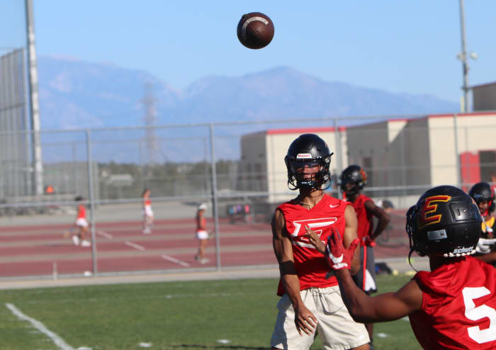 Etiwanda QB Dermaricus Davis by John Murphy 10-24-2023100420238